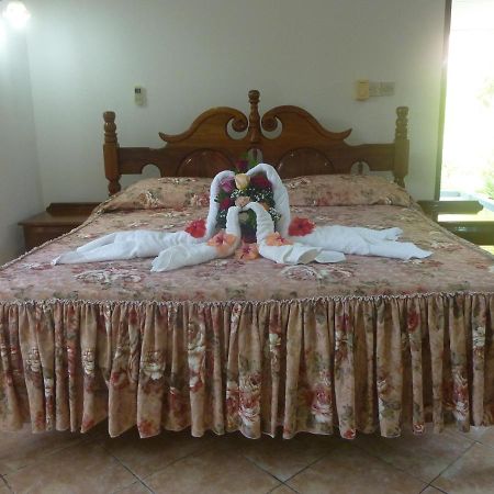 Beryl Guesthouse La Digue Exterior photo
