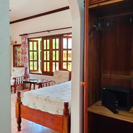 Beryl Guesthouse La Digue Exterior photo