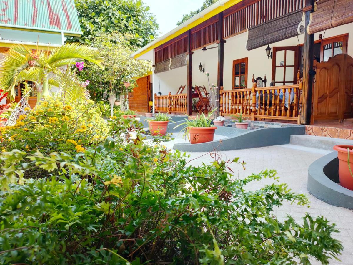 Beryl Guesthouse La Digue Exterior photo